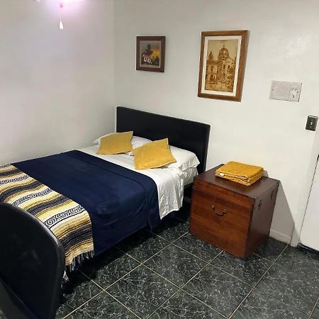 Snug Minimalist Full Bed With 50 Inch Smart Tv, Netflix, Airplay, Mini-Fridge, And 500 Mbps Wifi Near Fiu, Dolphin Mall, Airport Miami Eksteriør bilde