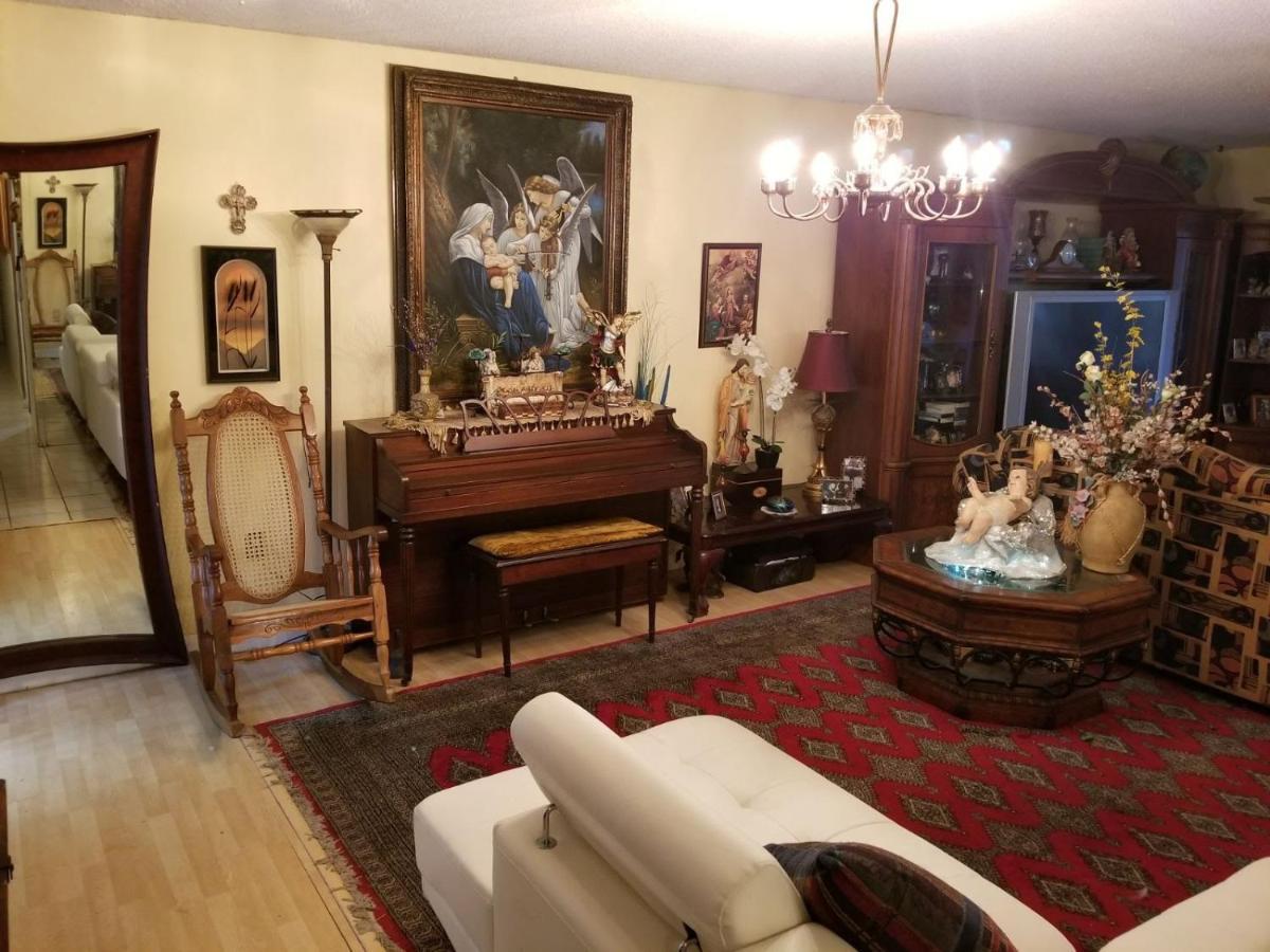 Snug Minimalist Full Bed With 50 Inch Smart Tv, Netflix, Airplay, Mini-Fridge, And 500 Mbps Wifi Near Fiu, Dolphin Mall, Airport Miami Eksteriør bilde