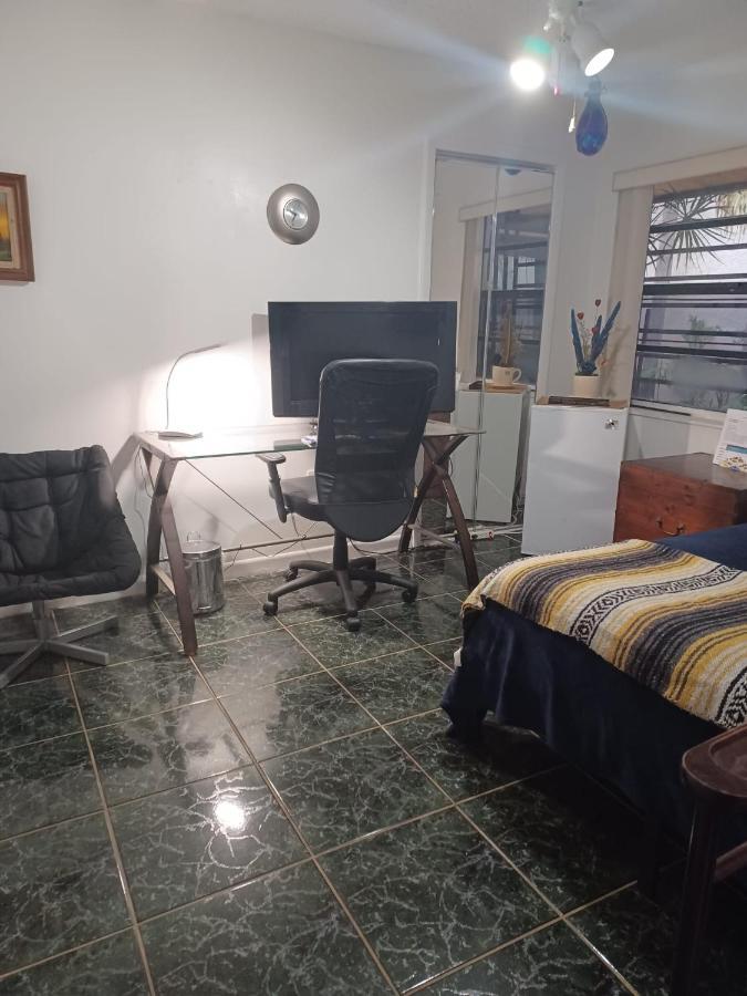 Snug Minimalist Full Bed With 50 Inch Smart Tv, Netflix, Airplay, Mini-Fridge, And 500 Mbps Wifi Near Fiu, Dolphin Mall, Airport Miami Eksteriør bilde